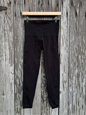 Spanx Look At Me Now Seamless Leggings black size large